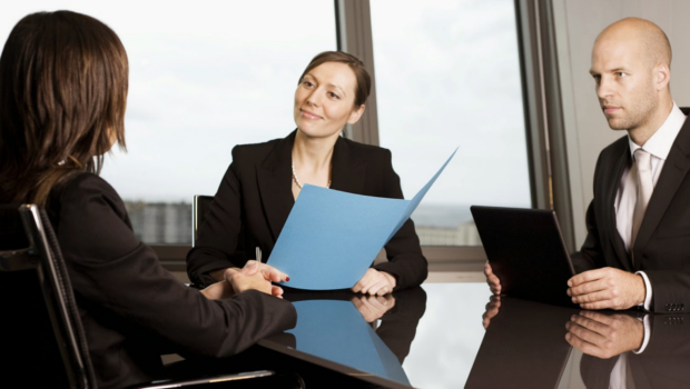 Porque devemos entrevistar a empresa antes de aceitar uma posição de Gerente de Projetos